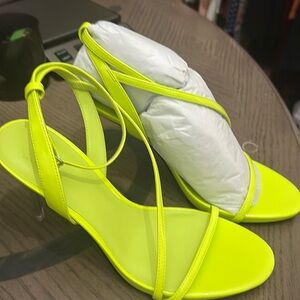 AAJ BY AMINAH  
Zayn Womens Leather Evening Heels